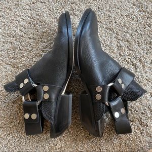 Dolce Vita moto mules